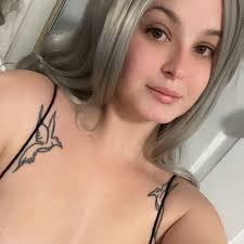 Braiders in gl village for red or black braids?