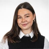 Amy Batchelor's Instagram, Twitter & Facebook