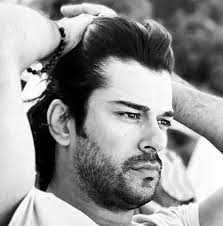 سؤال لأهل الخبرة بخصوص المكدوس شي طريقة لحتى يبقى المكدوس ابيض وقت السلق مش  يصير بني