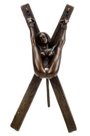 Kunst & Ambiente - Erotik Akt - Domina Sklavin Ivi am Kreuz - J. Patoue -  2-teilig - BDSM - Erotische Sex Bronzefigur - Erotik Skulptur - Sexy  Figuren und Skulpturen kaufen : Amazon.de: Küche, Haushalt & Wohnen
