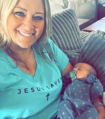 Had the best time with my family this Christmas (missing Abbey, Blake &  Aaron). I missed taking a group family photo again 😬 but a little Iron Tee  fun!