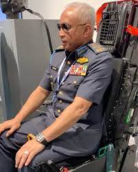 Walaubagaimanapun, dikhabarkan halim othman bakal mendirikan rumahtanggan dengan dania danisha yang berasal dari palong, negeri sembian. Halim Othman Red Bull Air Race Challenger Cup Pilot Home Facebook