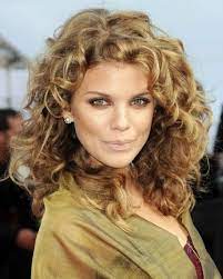 Natural Curly Hairstyles For Oval Face Curly Hair Styles Naturally Medium Hair Styles Curly Hair Styles Easy