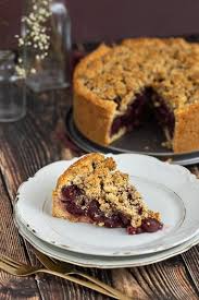 Als geschmälzte(abgeleitet von ‚schmalz') werden teigwaren bezeichnet, die nach vorherigem kochen in heißem fett geschwenkt oder gebraten oder mit heißem fett übergossen werden. Schwabische Kuche Archives Ubersee Madchen