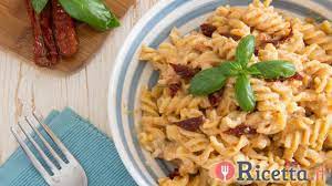 Check spelling or type a new query. Pasta Al Pesto Di Tonno Pomodori Secchi E Philadelphia Ricetta It Youtube