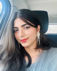 Sonia Arora's Instagram, Twitter & Facebook