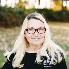 Roxanne Wolfe's Instagram, Twitter & Facebook