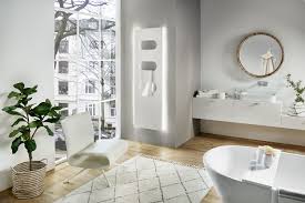 Heizkorper Heizung Beleuchtet Bemm Bad Weiss Modern Interieur Studio3001 Spiegel Rund Wanne Badewanne Freistehend D Sprossenfenster Bad Badewanne
