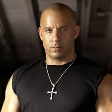 Мой брат всегда смеется надо мной. Rapidos Y Furiosos Cuantos Anos Tiene Dominic Toretto En Cada Pelicula De Fast And Furious Vin Diesel Peliculas Fama Mag