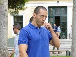 ( μεταφορικά) ο αρχάριος επαγγελματίας. O Kasidiarhs Me Sortsaki Kai Tatoyaz