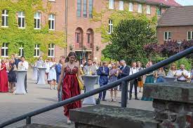 Gymnasium haus overbach is situated in barmen, close to franz von sales brunnen. 90 Ghold Gewinner Herzog Kultur Stadtmagazin