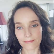 Dawn Bowker's Instagram, Twitter & Facebook