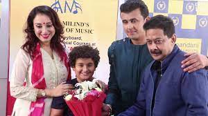Sonu nigam (born 30 july 1973)2 is an indian playback singer, composer, live performer, host, and actor. Sonu Nigam With Family Wife Madhurima Nigam And Son Nevaan Nigam Youtube