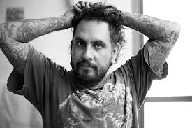 1 tras la muerte de lucenay, la historia fue continuada por pedro zapiain fernández y posteriormente por diversos argumentistas, como conrado de la torre Lakra Revista 192