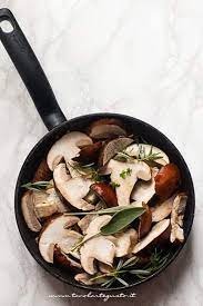 Funghi Porcini In Padella Profumati Ricetta Velocissima Ricetta Ricette Funghi Ricette Contorni