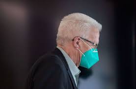 Die „notbremse mit möglichen ausgangssperren wird jetzt fester bestandteil der. Coronavirus In Baden Wurttemberg Winfried Kretschmann Will Verscharfte Notbremse Umsetzen Baden Wurttemberg Stuttgarter Zeitung
