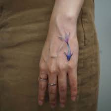 A top tattoo artist breaks down the biggest trends in body art you'll see everywhere in 2020. 40 Of The Trendiest Tiny Tattoos For Women In 2020 Tattooblend