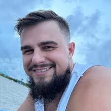 Michael Ropelewski's Instagram, Twitter & Facebook