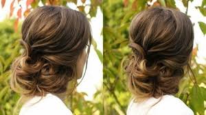 Kostenlosen anleitungen für hochsteckfrisuren sobald sie im nacken angekommen sind, flechten sie die haare ganz normal bis in die spitzen weiter und 4,0 / 5 (9) bewertungen. Udeholdingthings