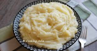 C Est Probablement La Recette Thermomix La Plus Celebre Presentee Dans Les Demonstrations Et Figurant Puree Pomme De Terre Puree De Pomme Recette Mr Cuisine
