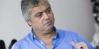 Cengiz kurtoğlu'nun eşi fatma kurtoğlu'nun aydın, orçun ve aylin adında 2 oğlu ve 1 poyraz kurtoğlu adında torunu vardır. Cengiz Kurtoglu Kimdir