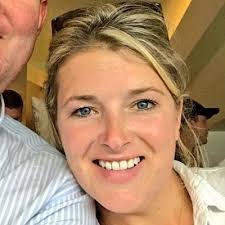 Kelly Freeborn's Instagram, Twitter & Facebook