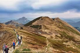 Najwyższy punkt słowacji stanowi tatrzański szczyt górski gerlach (2655 m n.p.m.). Od Fatry Po Tatry W Gorach Slowacji Horyzonty