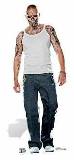 No ano seguinte, adam cozad foi contratado para escrever o roteiro, com contribuições adicionais fornecidas por zak penn. El Diablo Esquadrao Suicida