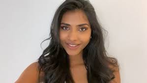 En pleine préparation de l’élection Miss France en direct sur TF1 samedi  11/12, elle en appelle aux partages et au soutien de tous !, Lire  l’interview exclusive : ...