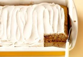Recette De Carres Aux Bananes Glacage Au Beurre Et Au Rhum Coup De Pouce Desserts Eat Cake Let Them Eat Cake
