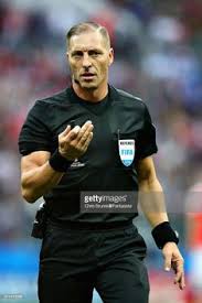 L'arbitre sénégalais pourrait être le deuxième arbitre africain à. 14 Idees De Arbitrage Photos De Football Arbitre Football Football