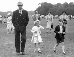 Edinburg dükü philip bir süredir kalbi nedeniyle tedavi görüyordu. Young Prince Charles Had A Surprisingly Lonely And Heartbreaking Childhood