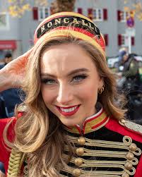 Neuwahl unseres Vorstandes Bei unserer jährlichen Mitgliederversammlung am  vergangenen Montag wurde turnusgemäß der Vorstand der Münchner Tafel neu  gewählt. Angesichts der vielen Herausforderungen haben wir den Vorstand in  diesem Jahr um zwei