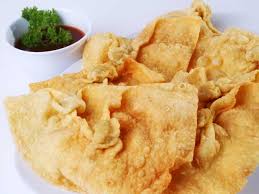 Tak boleh ketinggalan taburan bawang merah goreng dan irisan daun bawang agar lebih sedap. Peluang Usaha Keripik Pangsit Pedas Dan Analisa Usahanya
