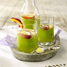 Grune Bowle Mit Ananas Aprikosen Und Blue Curacao Rezept Blue Curacao Lecker Bowle Rezepte Mit Alkohol