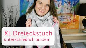 Nimm doch einfach einen normalen schal, binde die enden zusammen und probiere aus, ob dir die länge so passen würde, obs kürzer müsste. Loop Binden Anleitung Damen 4 Einfache Arten Youtube