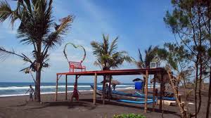Puluhan atau mgkin ratusan warga sekitaran pantai cemarasewu,jetis. Pantai Jetis Purworejo Jawa Tengah Tukangpantai