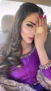 Fizza Ali's Stunning Sehra Song Look