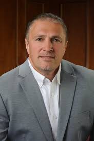 Edward Jasinski's Instagram, Twitter & Facebook