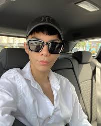 Selfie muna bago habulin ng plantsa. Day-out in Stockholm #stockholm  #sweden #sun #shadeson