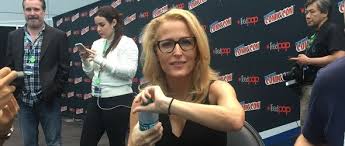 Who is gillian anderson in the x files? Akte X Interview Mit Gillian Anderson Uber Staffel 11