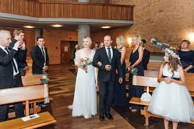 In früheren zeiten lief die hochzeitsfeier über mehrere tage mit abwechselnd vielen gästen, traditionellen hochzeitsspielen und musik. Hochzeitsfotograf In Kassel Hochzeit In Der Karlsaue Orangerie