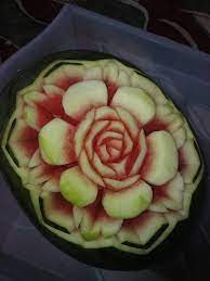 This is kemahiran ukiran tembikai by dzul_smtsp2 on vimeo, the home for high quality videos and the people who love them. Don Makanan Pengantin Hiasan Ukiran Buah Gubahan Hantaran Facebook