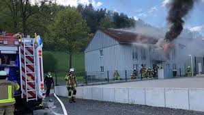 Bei dem seilbahnunglück im piemont sind nach jüngsten informationen 13 menschen getötet worden. Grmwkfbphsbgom