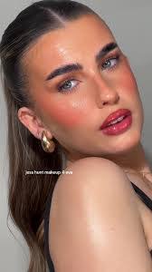 Jessie Hunt's Instagram, Twitter & Facebook