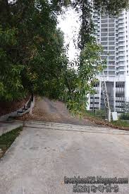 Bukit besi alam damai is a 291 m (955 feet) high hill in the sungai besi alam damai area of southeast kuala lumpur, just within the federal territory city limits. çˆ¬å±±ä¹ Bukit Besi Alam Damai åœ¨é—¹å¸‚ä¸­çš„æ²™çŸ³å±±ä¸Šçœ‹å‰éš†å¡å¸‚æ™¯ åƒå–çŽ©ä¹æ—…å®å¦ˆlovelybao123 Family Travel Blog