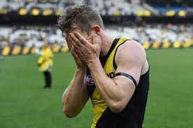 His attack around the contest and smarts with the ball are the hallmarks of his game. Jack Riewoldt Puts His Head In His Hands Abc News Australian Broadcasting Corporation