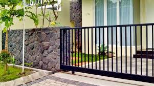 Pintu merupakan hal penting yang tidak bisa dipisahkan dalam membangun sebuah rumah. Contoh Pintu Pagar Rumah Minimalis
