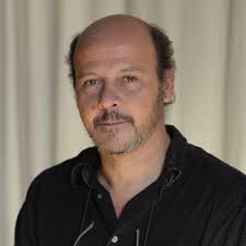 No dia 25 de abril de 1974 era capitão nos açores. Jorge Silva Imdb