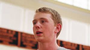 Avon baseball players give thanks to their moms